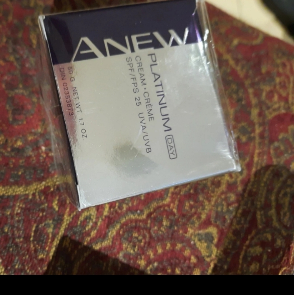 Anew PLATINUM Avon cream